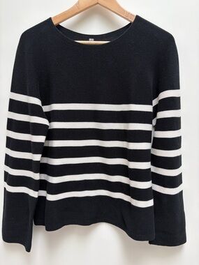 Uniqlo Black and White Striped Women's Sweater